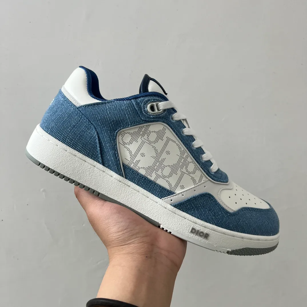 👟👟Ex-factory price 560👟👟 Men's size +10 Dior B27 series ✨2024 upgraded version purchasing agent grade ✨Super🔥sports shoes👫couple shoes. The high version 1:1 adopts oil edge lasting technology, the fabric is imported first-layer cowhide + high-tech fabric, and the inner cowhide + customized lining. TPU original engraved outsole. More than 30 colors of high-soled boots are available. Size: 35-42 for women and 38-46 for men. Bosses are welcome to compare...